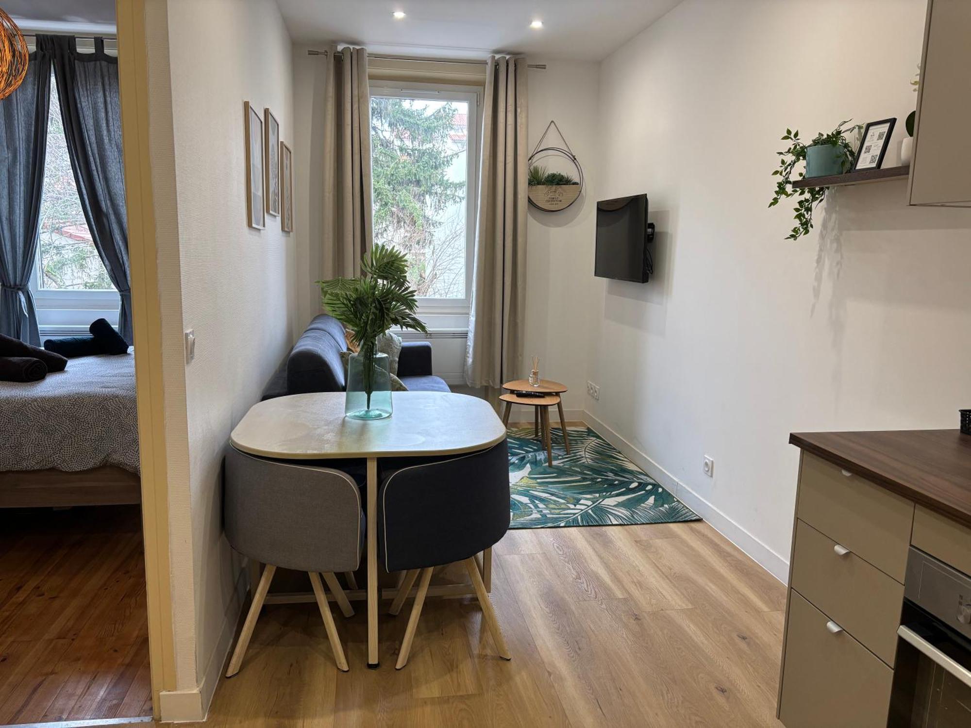 Elegant T2 A Bron, Tramway A 2Min, Box Parking, 4Personnes Lägenhet Exteriör bild